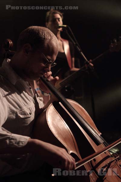 UNDER BYEN - 2010-03-15 - PARIS - La Maroquinerie - 